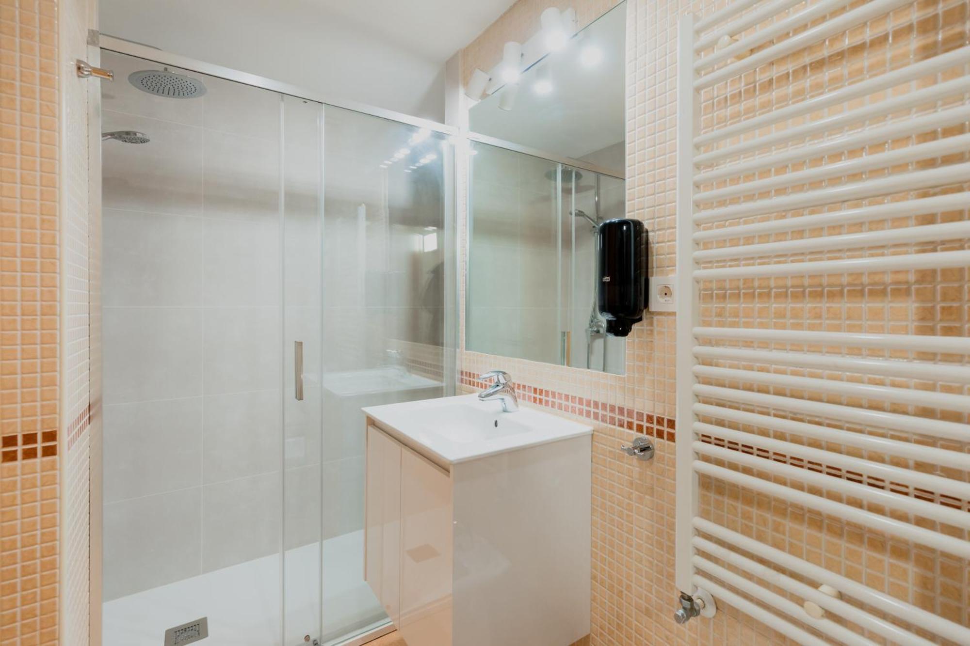 Confort Escaldes Hut 5003 - Hut 7755 Andorra la Vella Ngoại thất bức ảnh